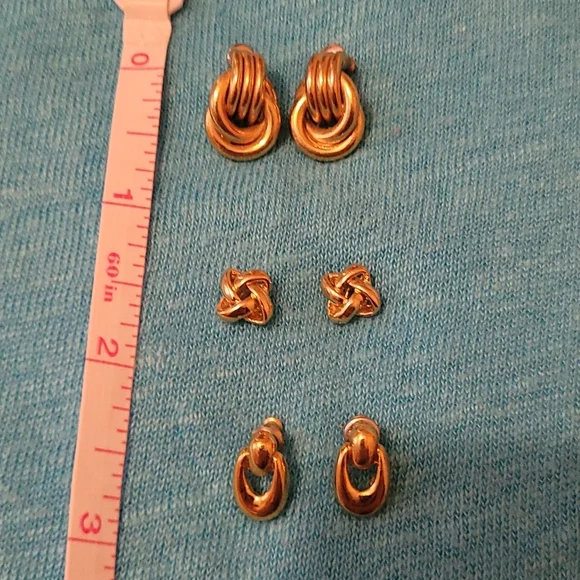 Set of 3 goldtone vintage earrings - Picture 5 of 5
